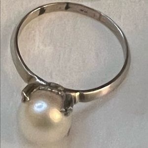 Solid Platinum Genuine Pearl Ring